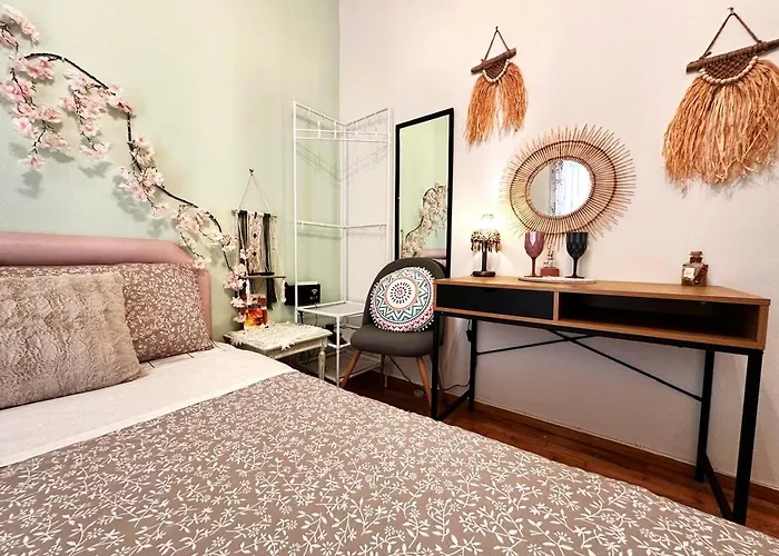 Bohemian Apartment In Glyfada