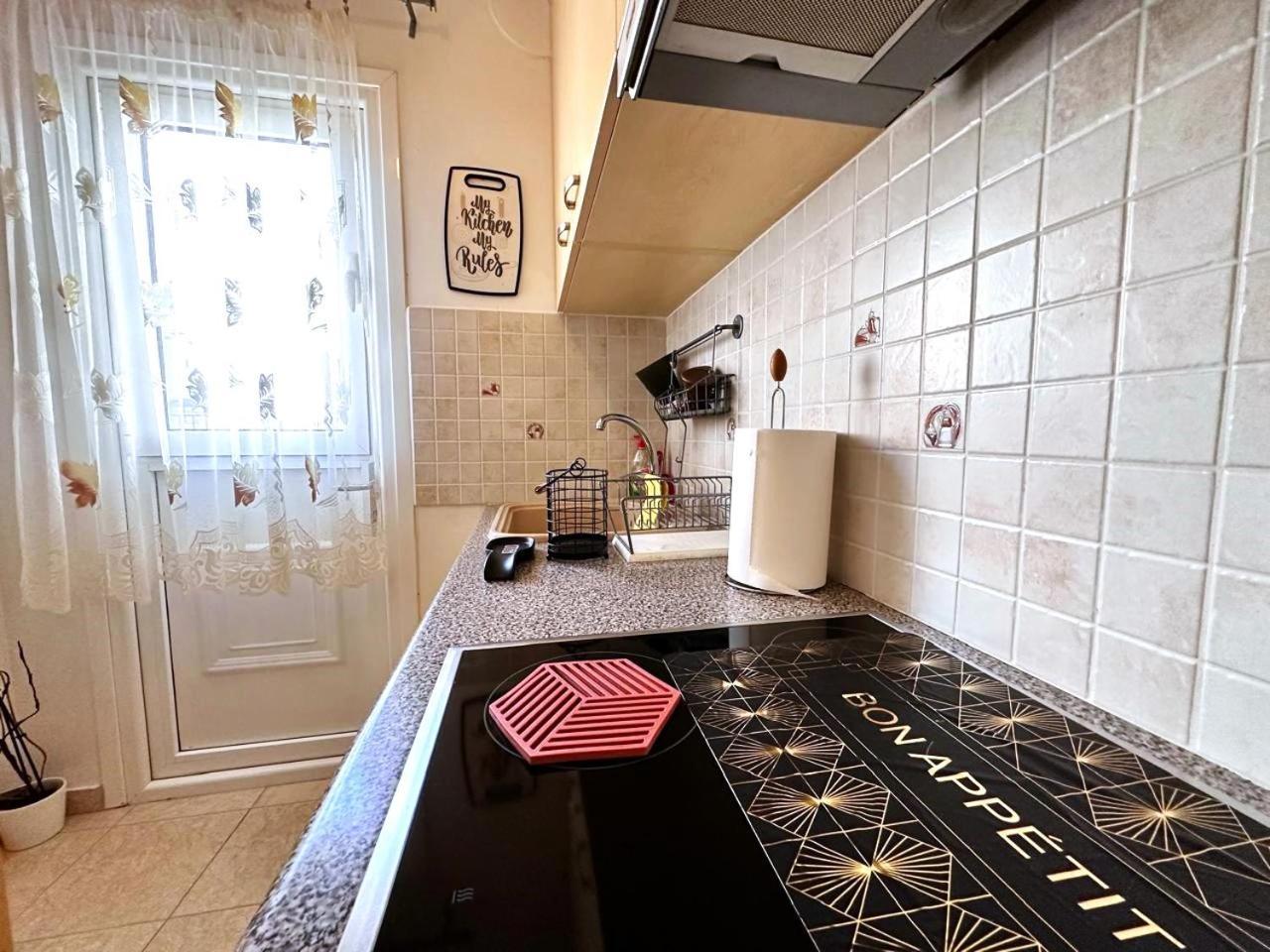 Bohemian In Glyfada Apartment Athens